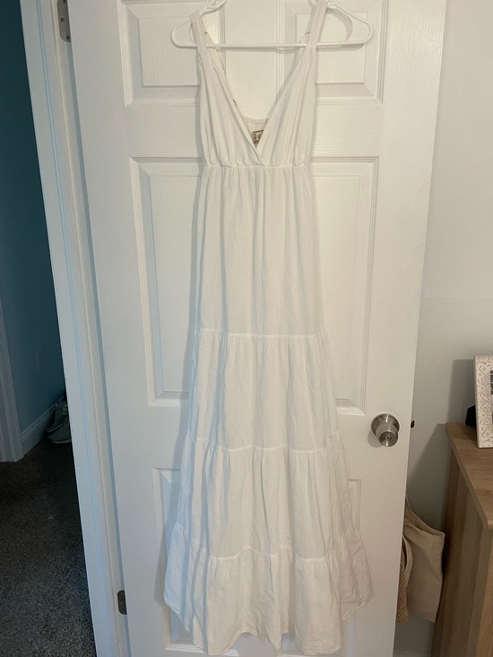 unknown Dresses & Skirts - White Tiered V-Neck Maxi Dress